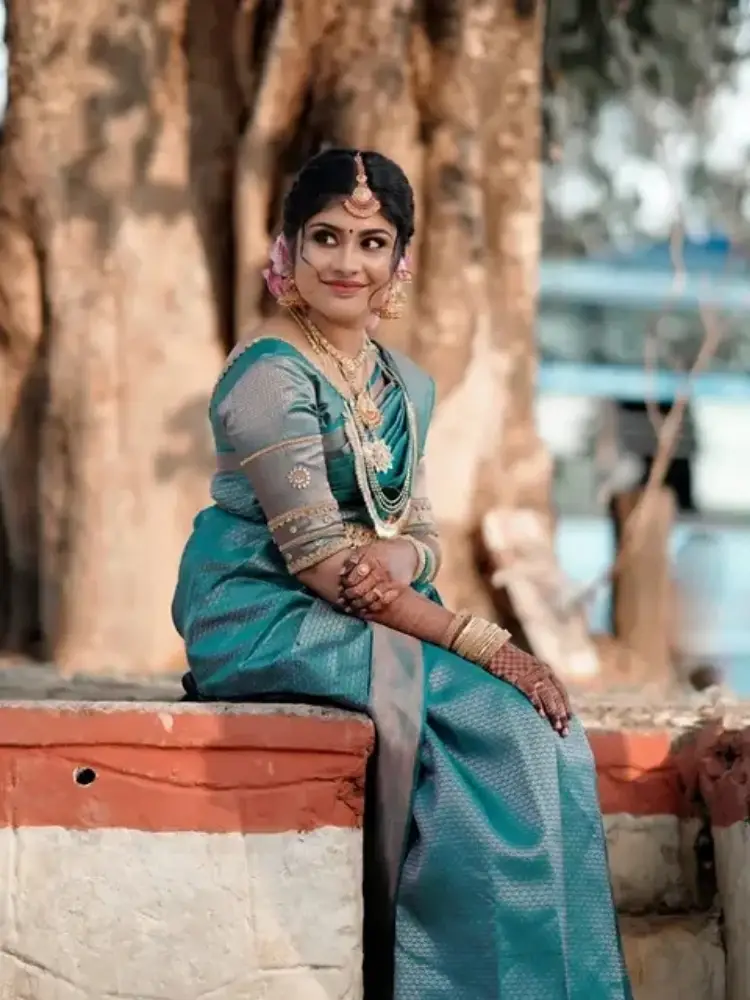 Saakhi makeovers portfolio image 1