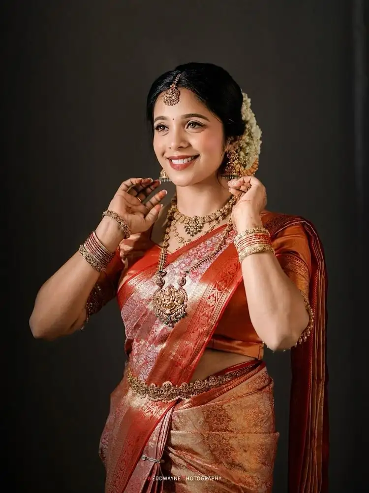 Hindu Bridal Engagement Party makeup look by Makeup By Niveditha on Makeup Kerala